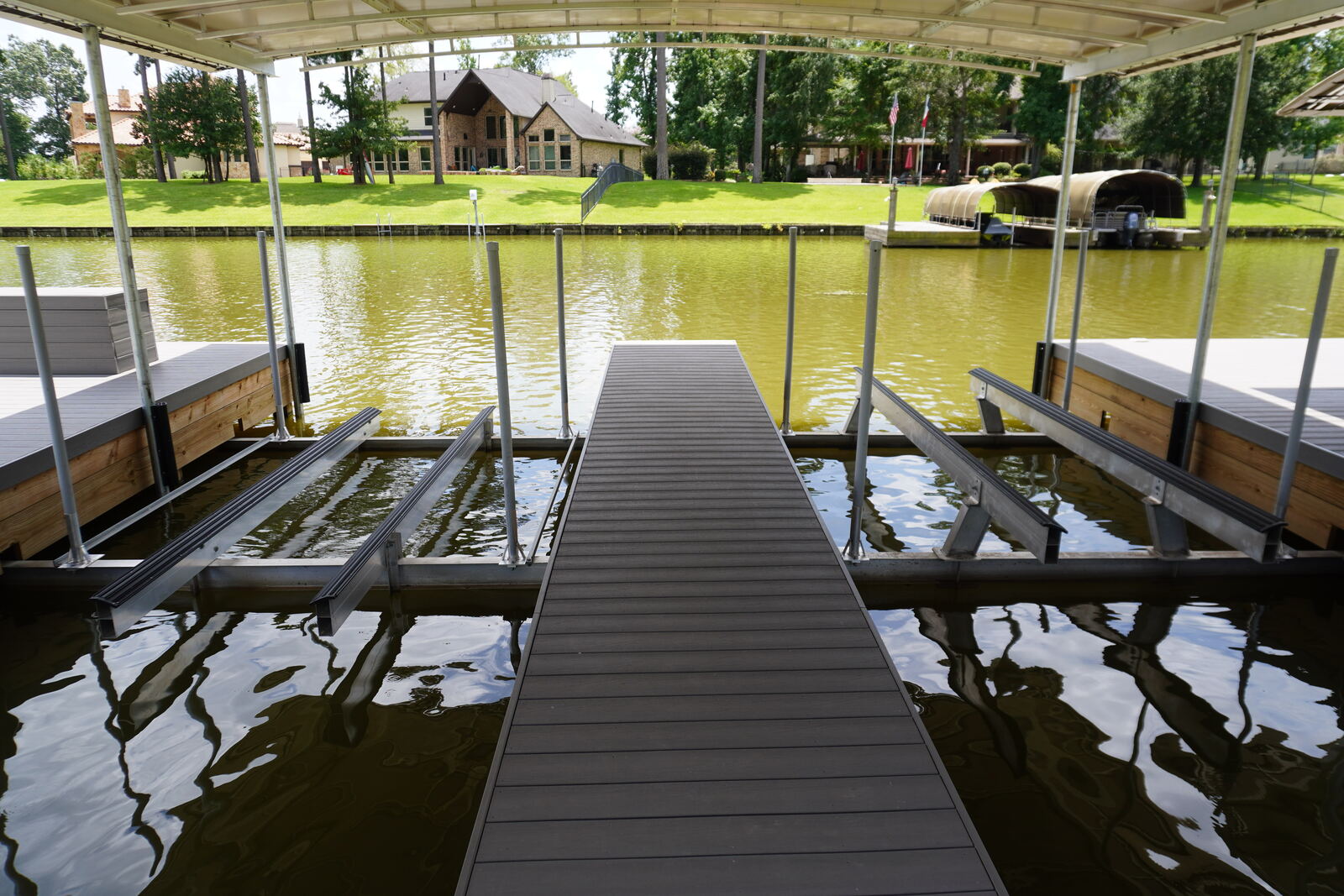 Home 10 Boat slip interior view with center gangway